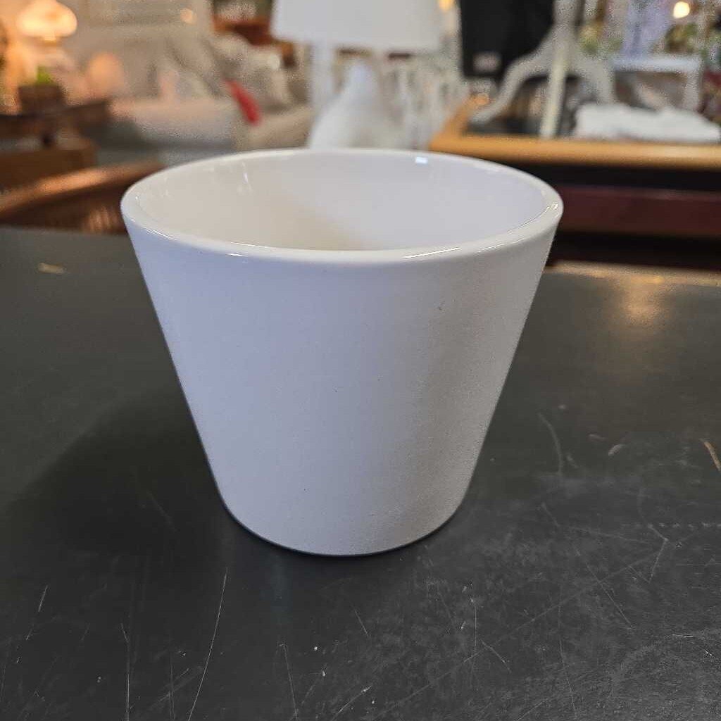 WHITE POT