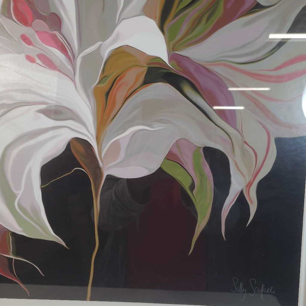 WHITE/RED FLOWER IN W/ BLACK FRAME