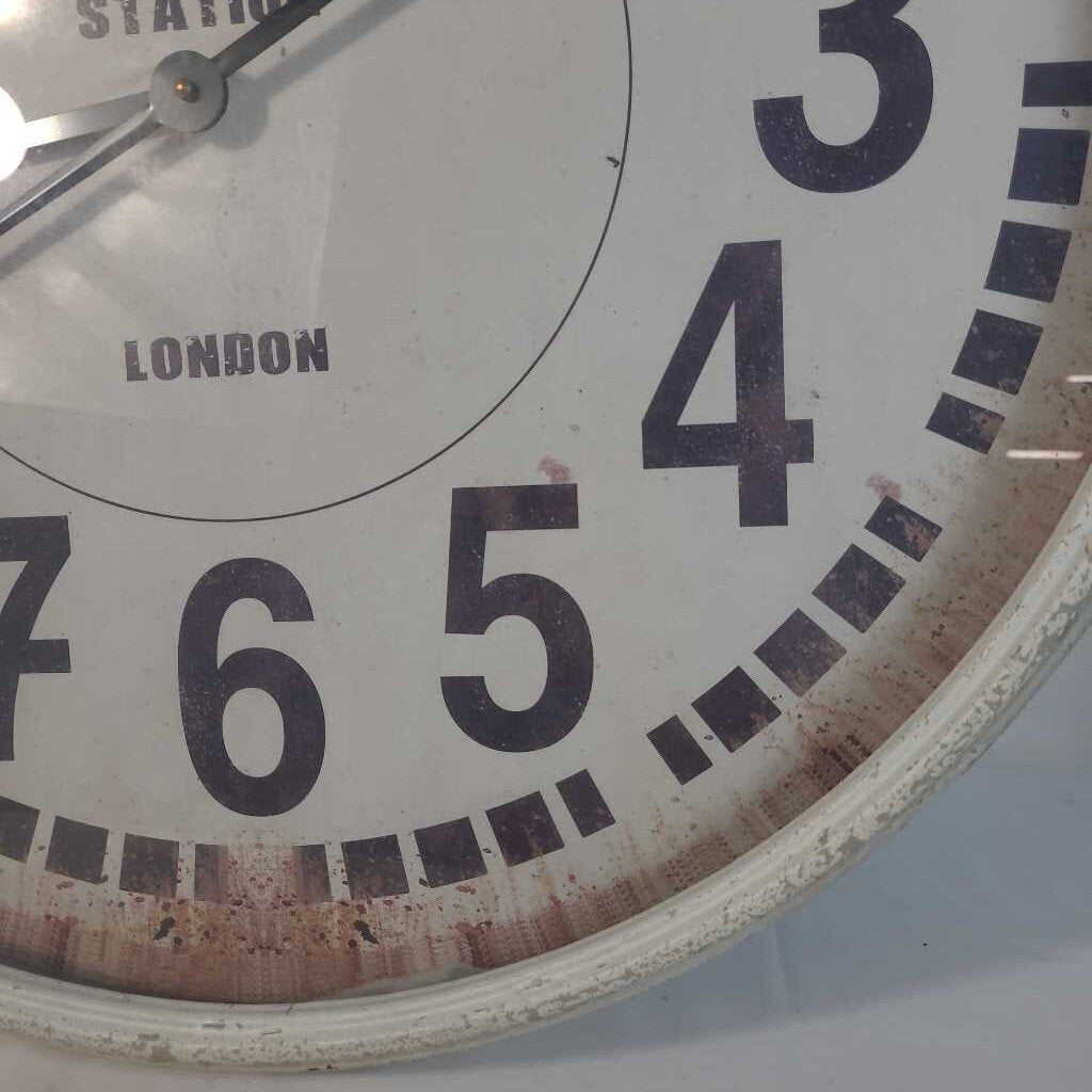 VTG STYLE KENSINGTON STATION 1870 WALL CLOCK