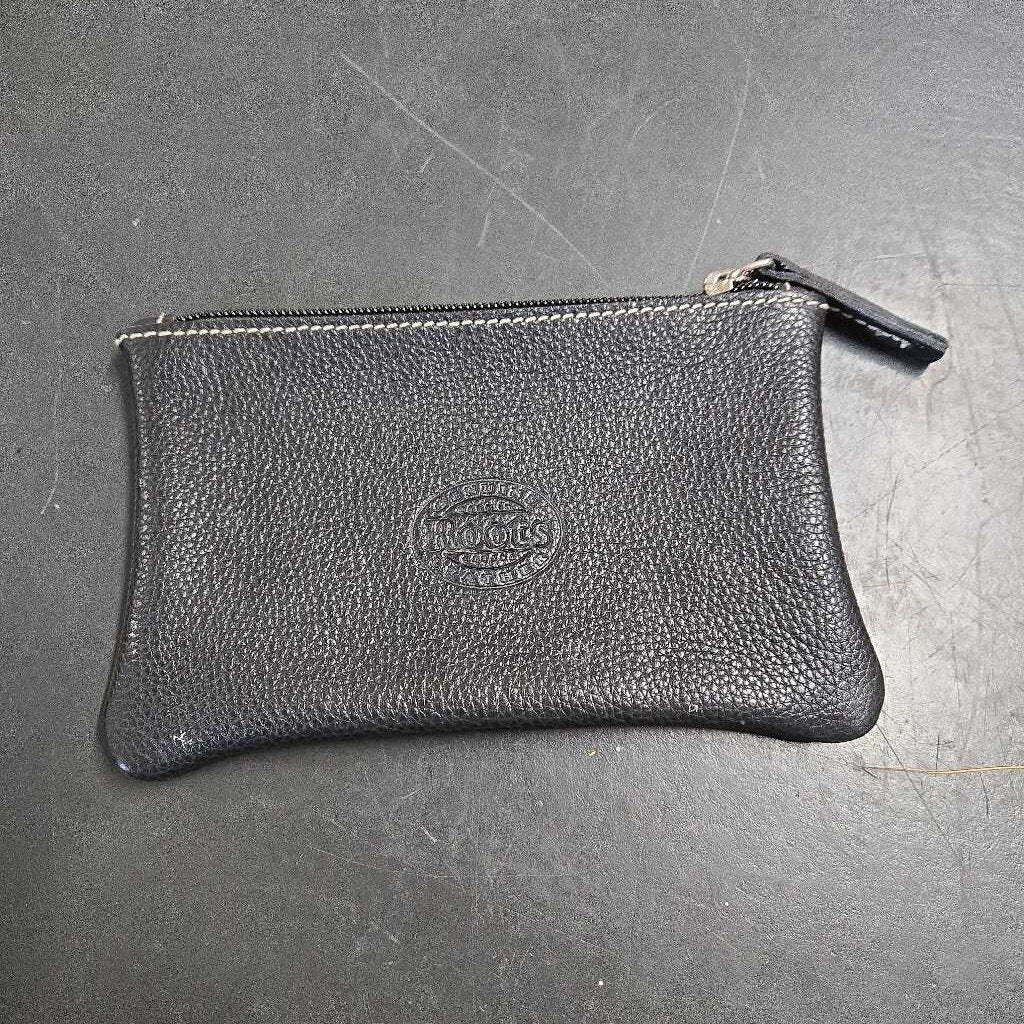 ROOTS LEATHER ZIPPER POUCH