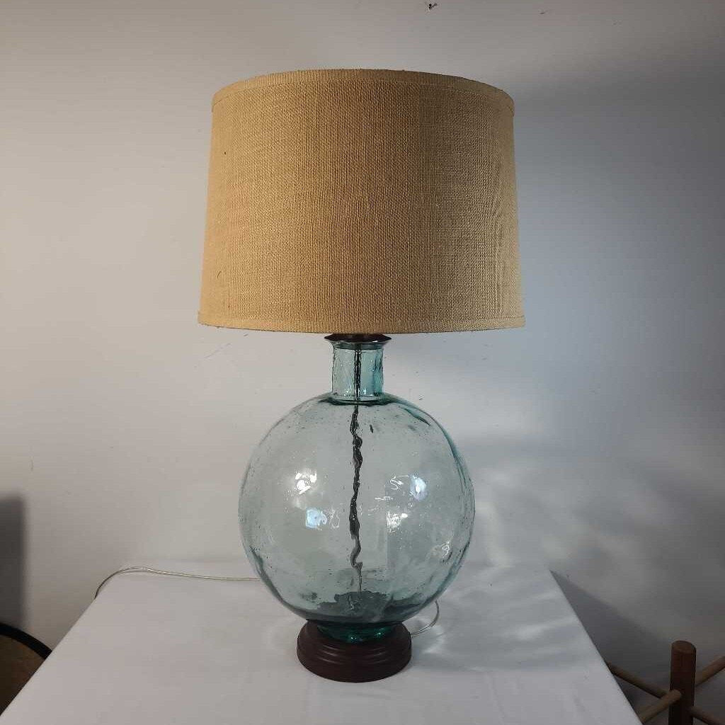 GREEN GLASS TABLE LAMP