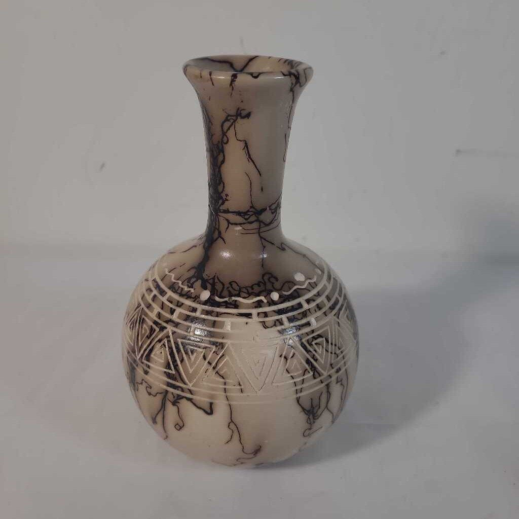 VTG NAVAJO HORSE HAIR POTTERY BUD VASE