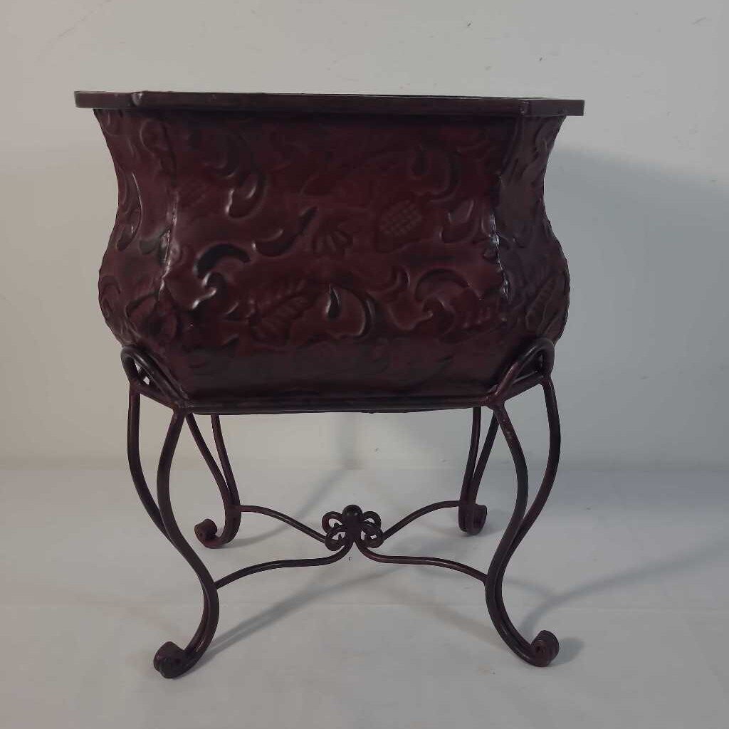 BURGUNDY TIN PLANTER ON STAND
