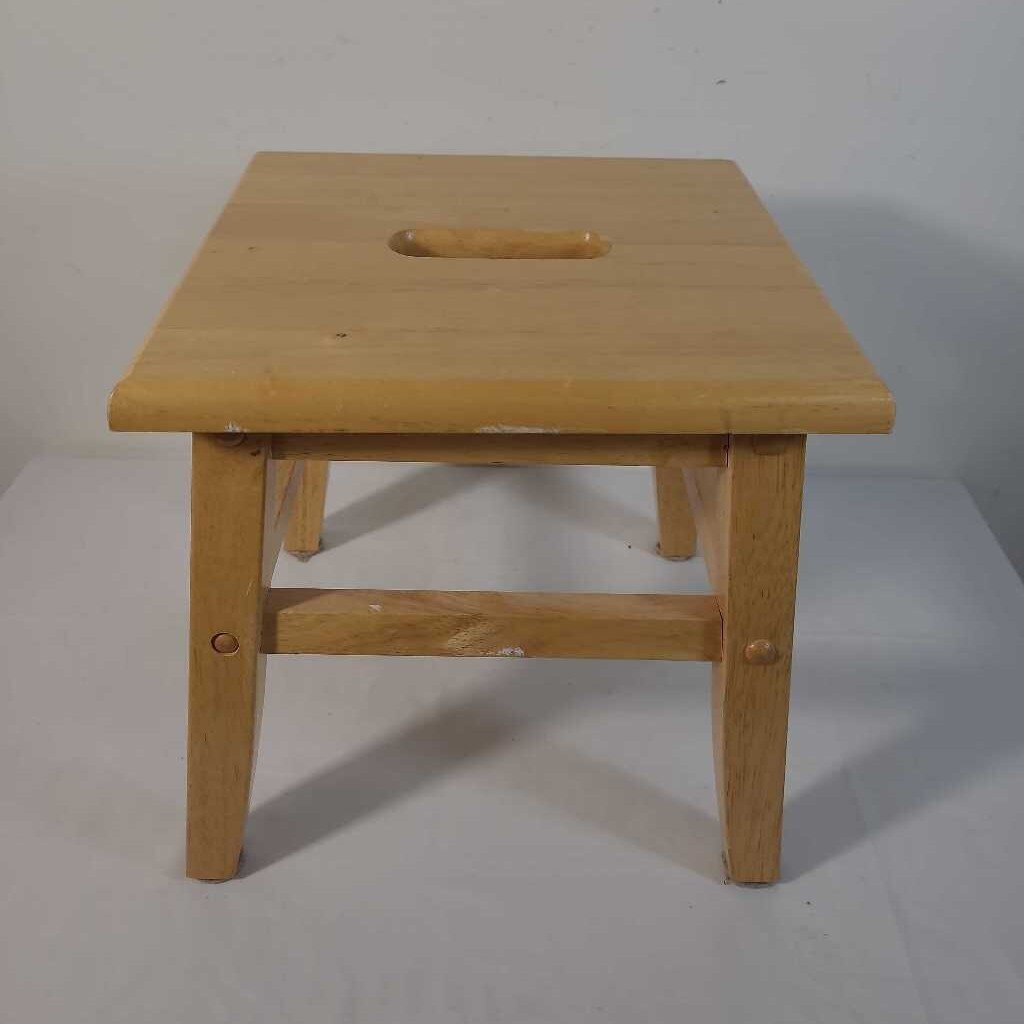 WOODEN STEP STOOL