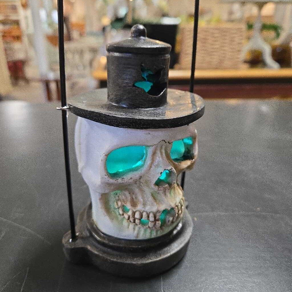 SKULL LANTERN
