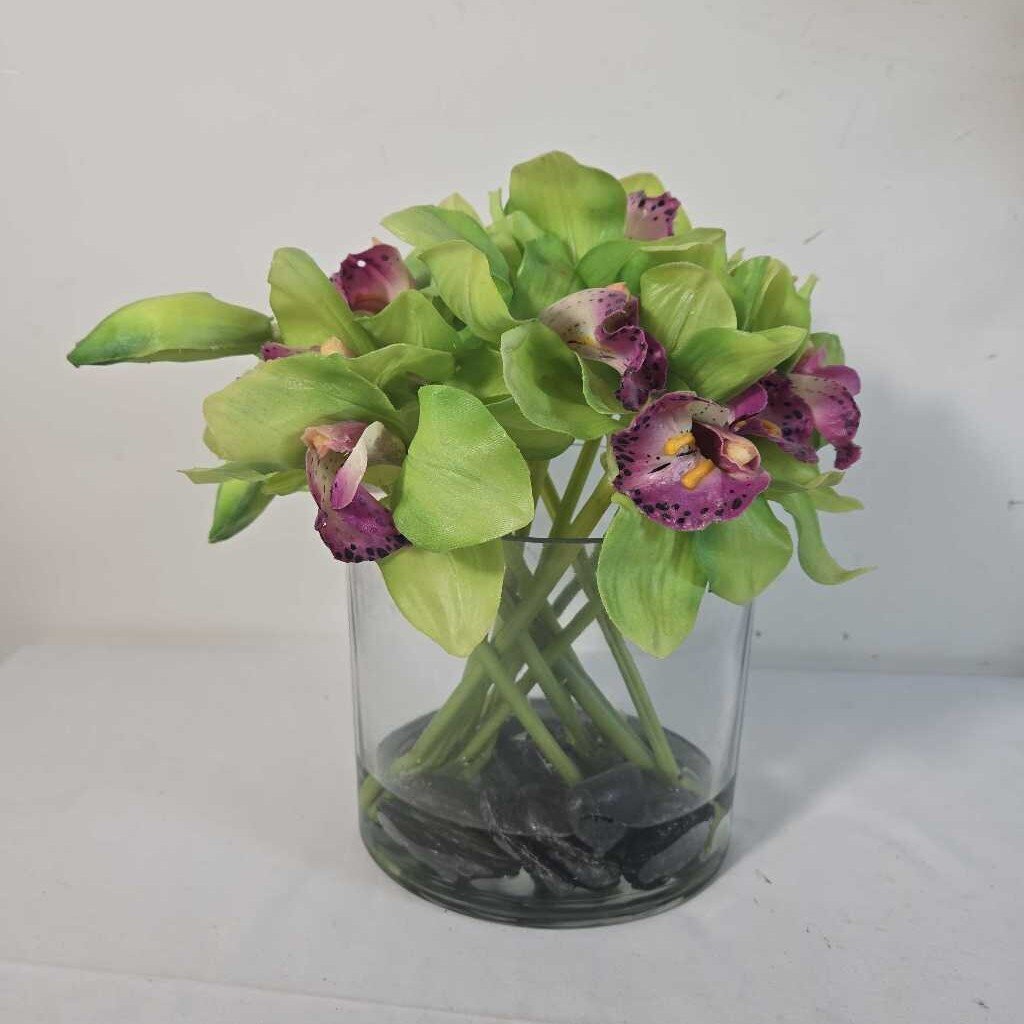 FAUX LILLIES IN GLASS VASE