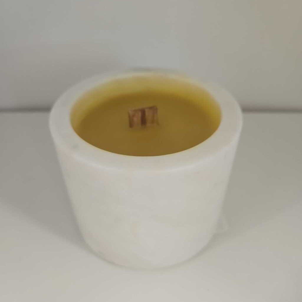 CS CANDLE 8 MARBLE WOOD NATURAL