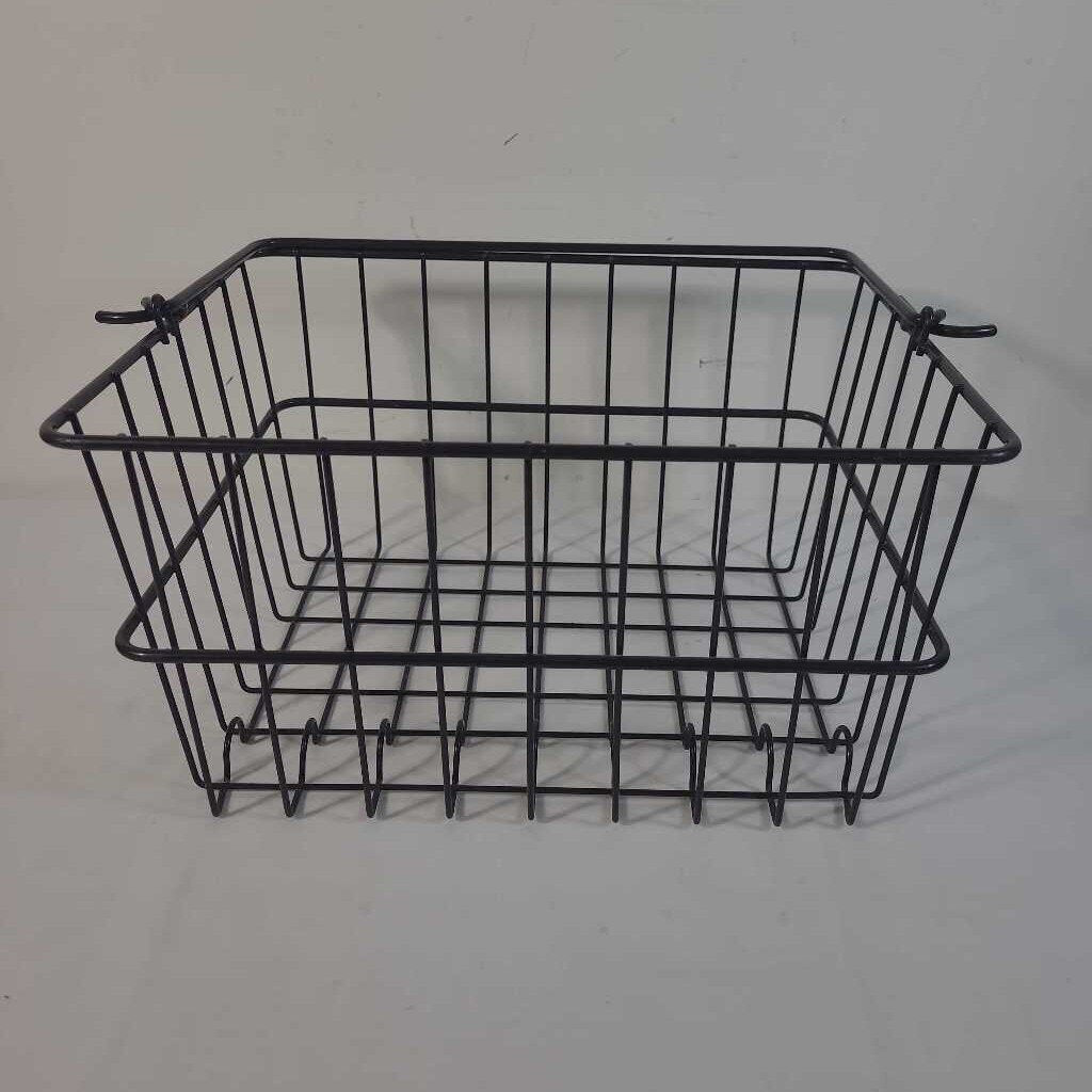 SQ BLACK WIRE BASKET