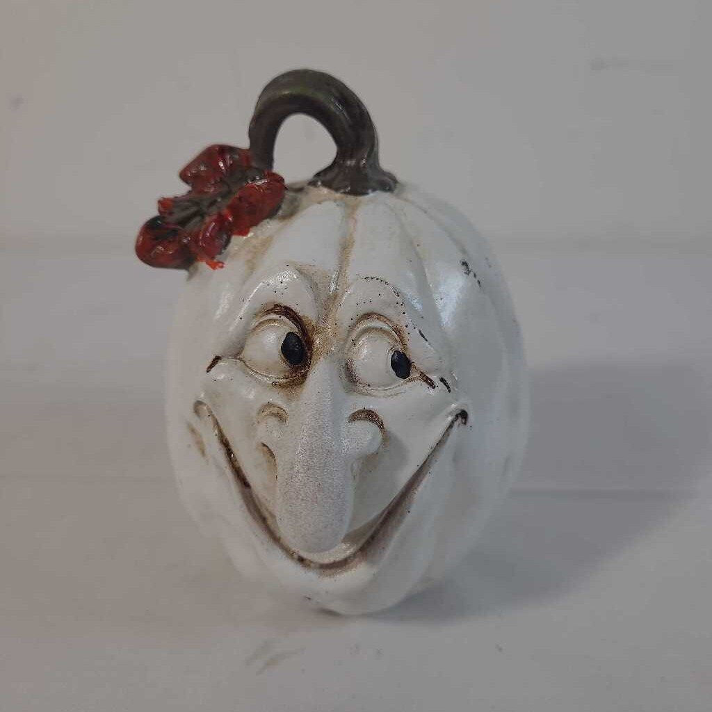 WHITE PUMPKIN W/FACE