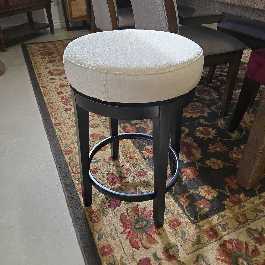SWIVEL STOOL