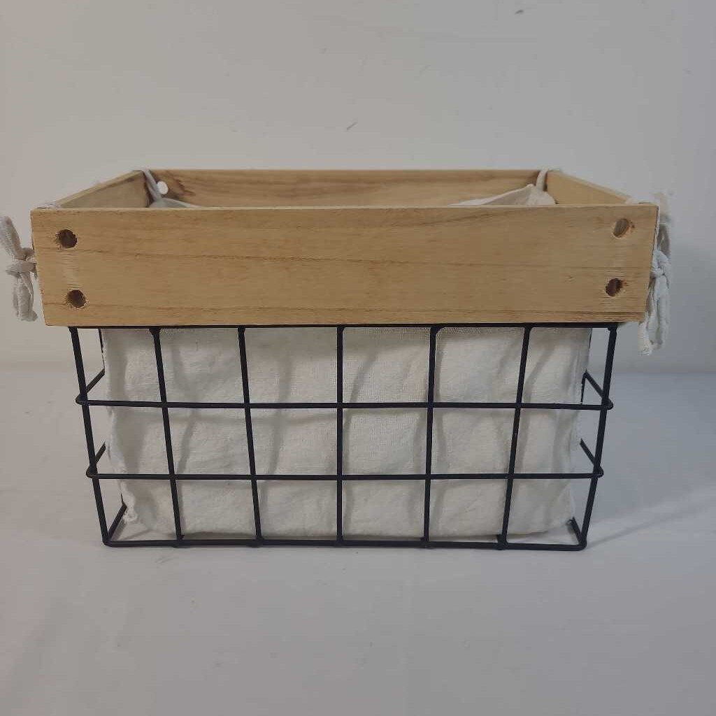 BLACK WIRE BASKET W/ WOOD TRIM & LINER
