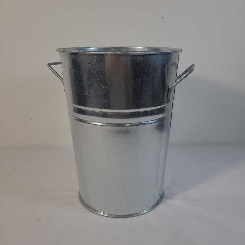SILVER BUCKET