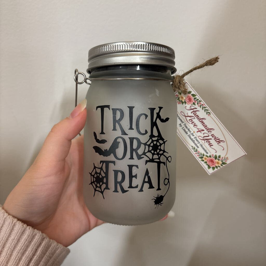 Halloween solar lanterns trick or treat