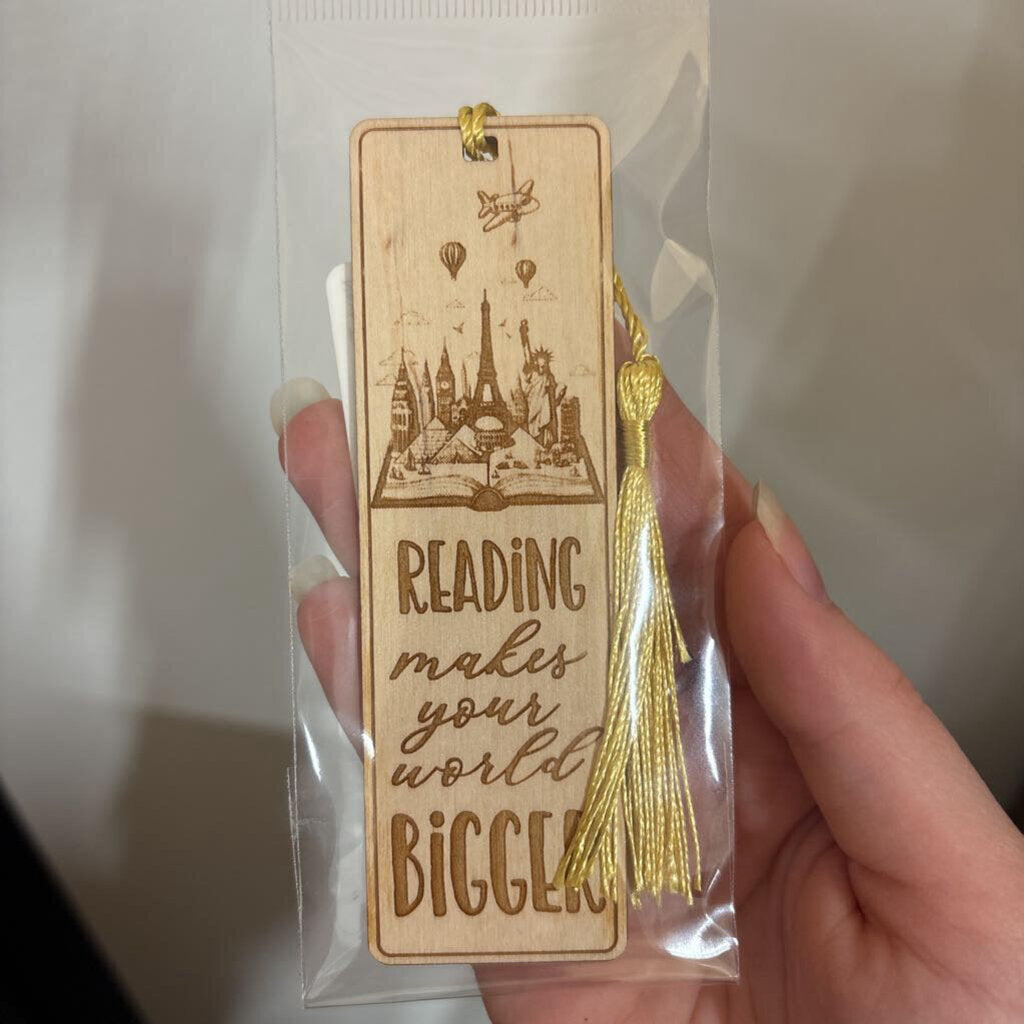 BOOKMARK - Reading makes your world bigger