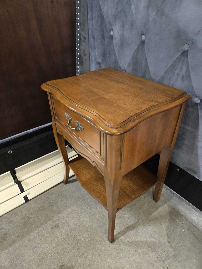 KNECHTEL FRENCH PROVINCIAL NIGHTSTAND