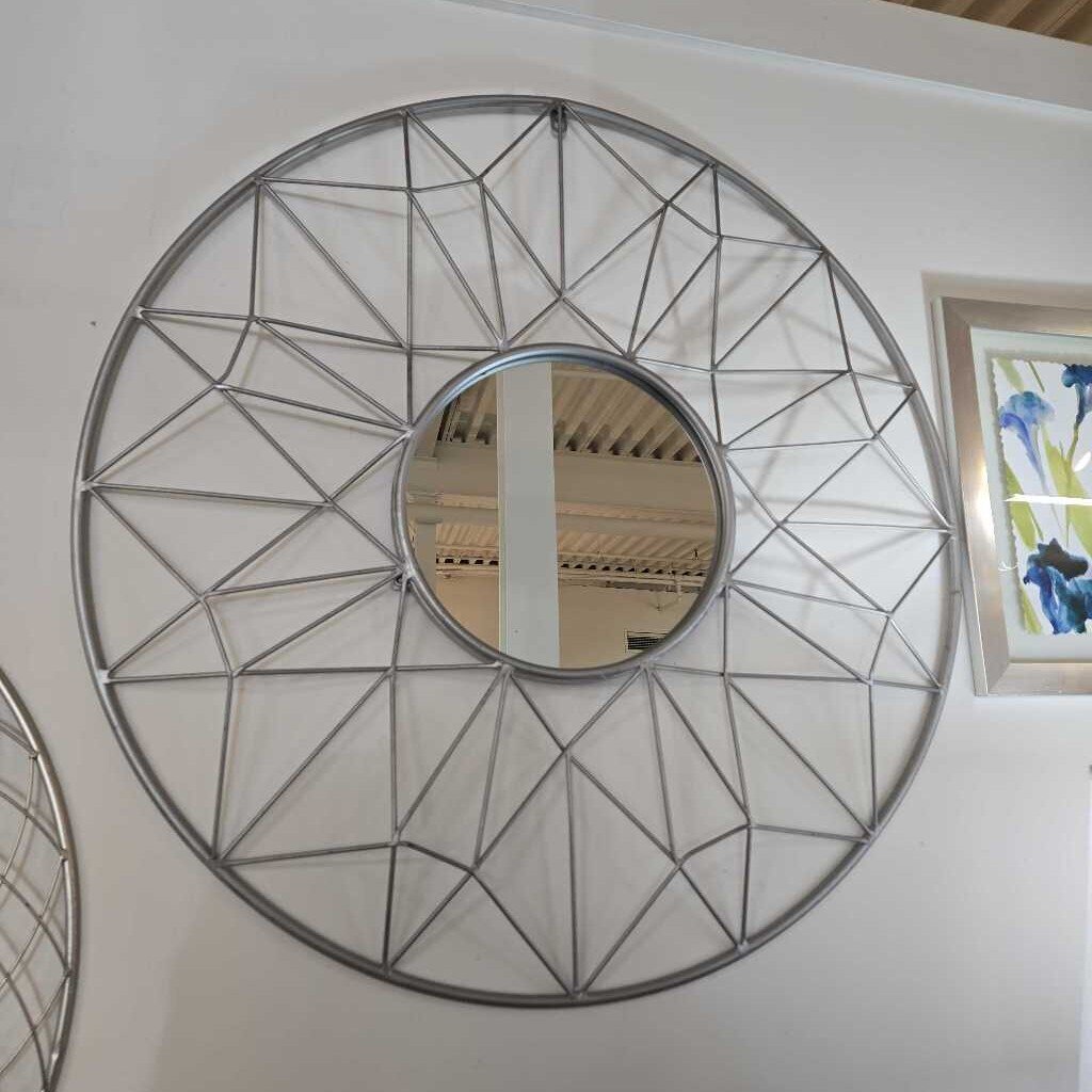 32" ROUND SILVER MIRROR