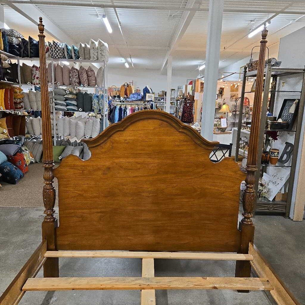 THOMASVILLE QUEEN 4 POSTER BED