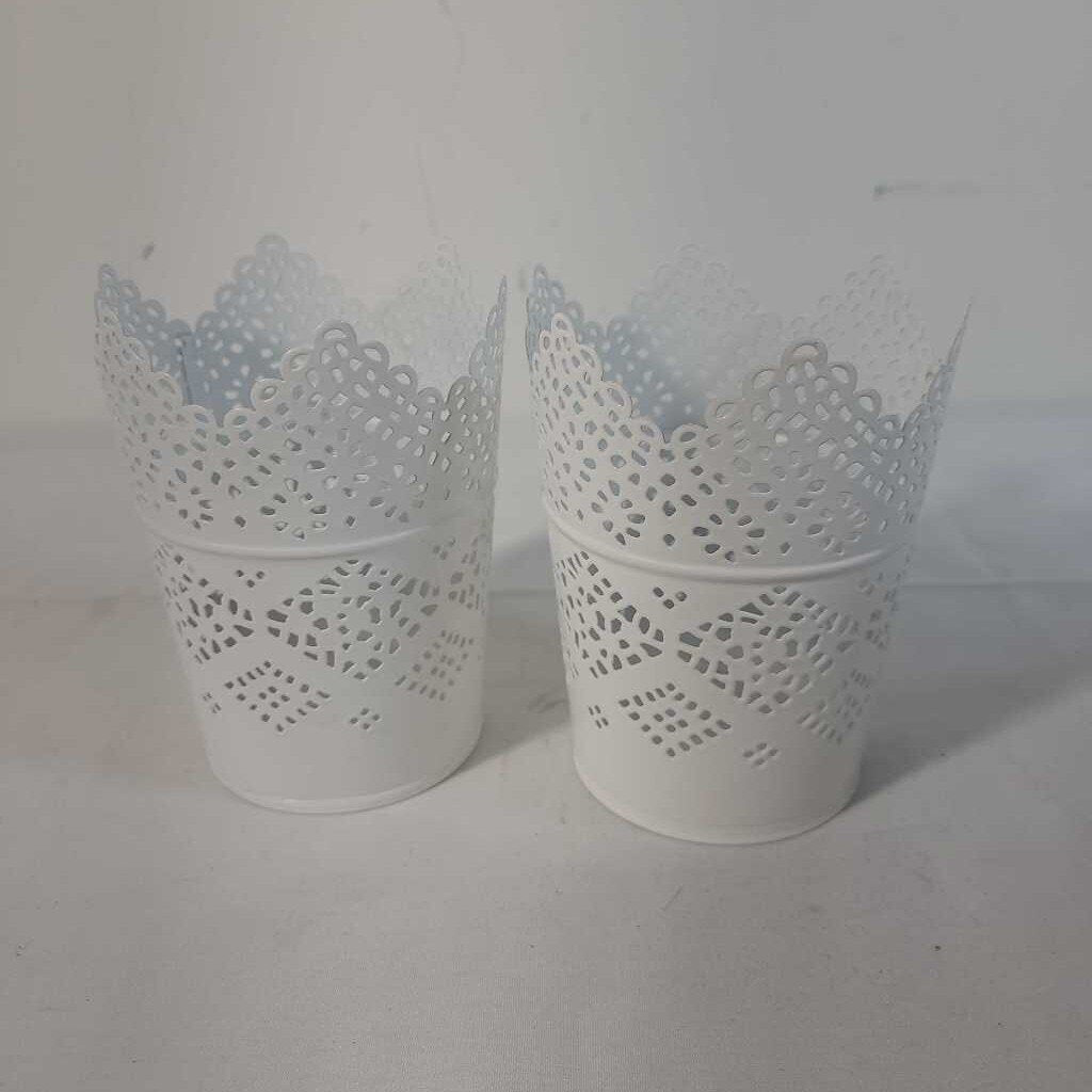 PR WHITE TIN LACE TOP CANDLE HOLDERS