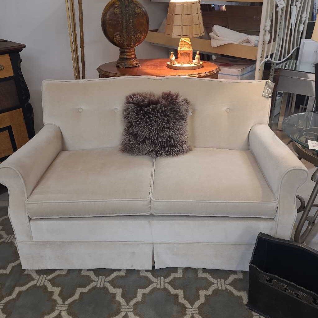 CREAM LOVESEAT HIDE-A-BED