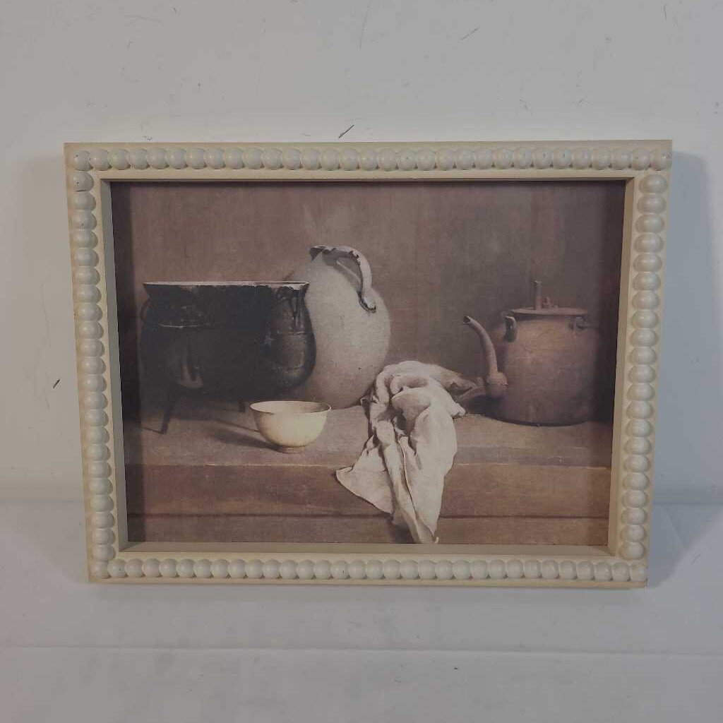 FRAMED WALL ART IN BEADED FRAME