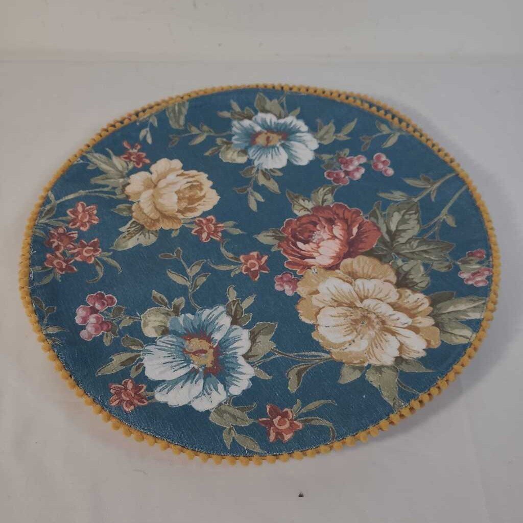 S/4 ROUND COLOURFUL PLACEMATS