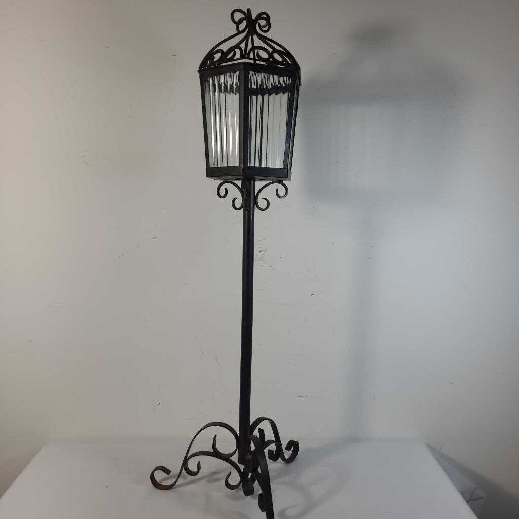 TABLETOP LANTERN
