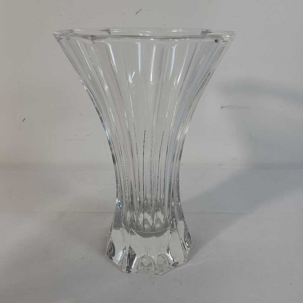 8.5" FLARED GLASS VASE