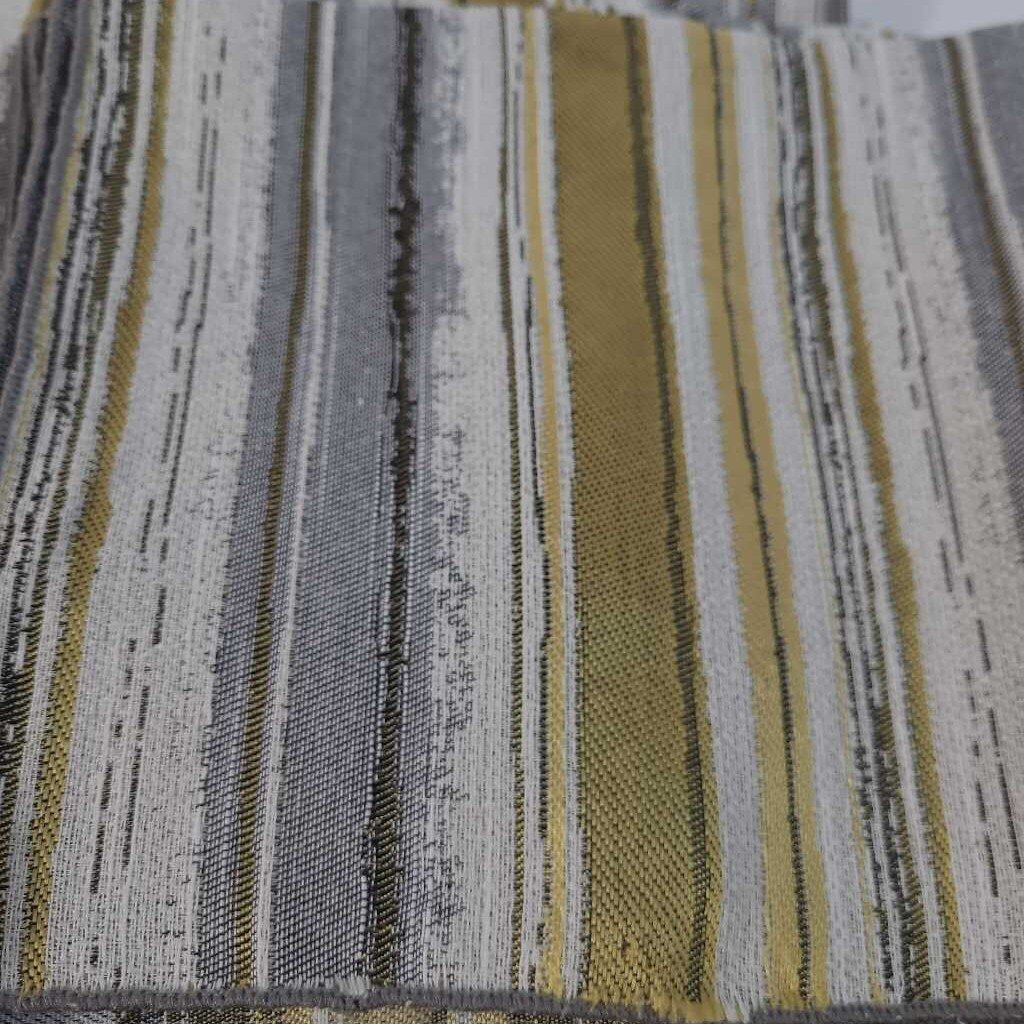 GREEN & GREY STRIPED TABLECLOTH + 4 NAPKINS