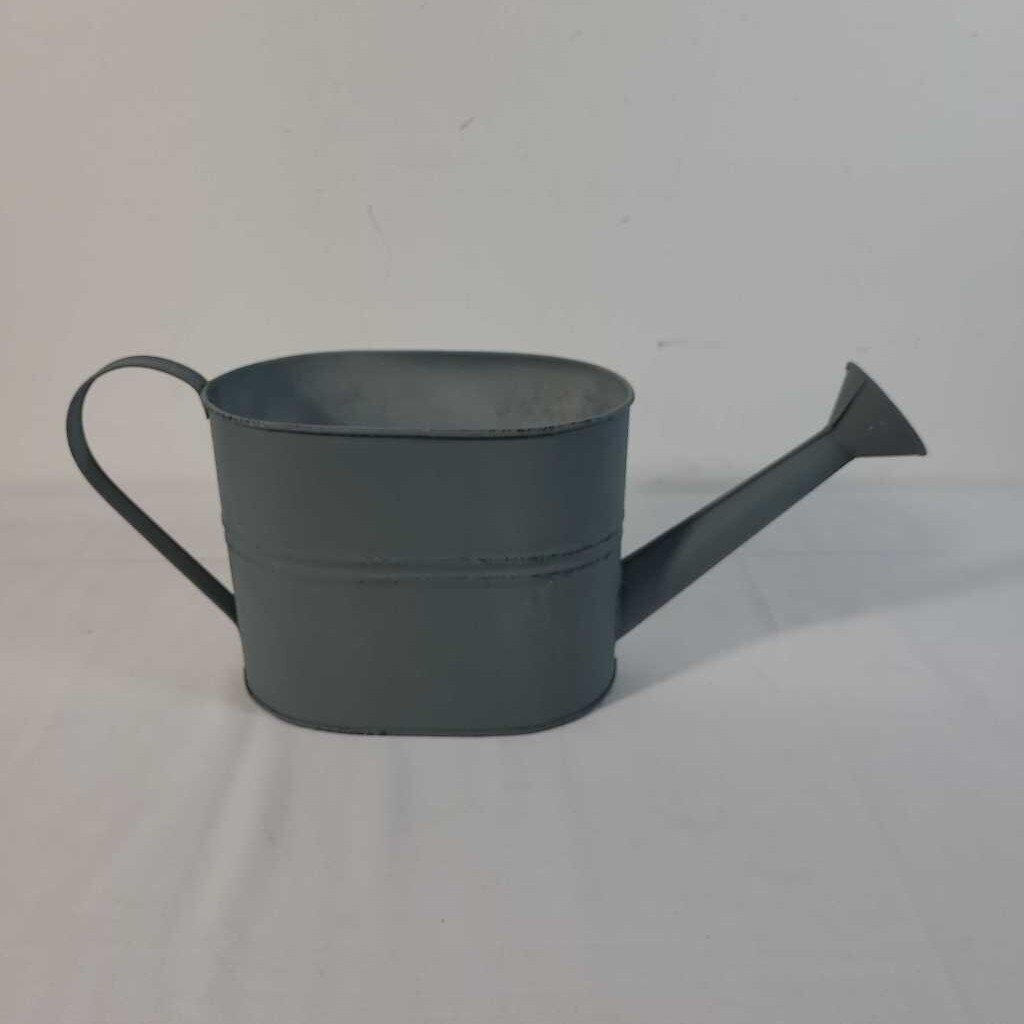 TIN WATERING CAN