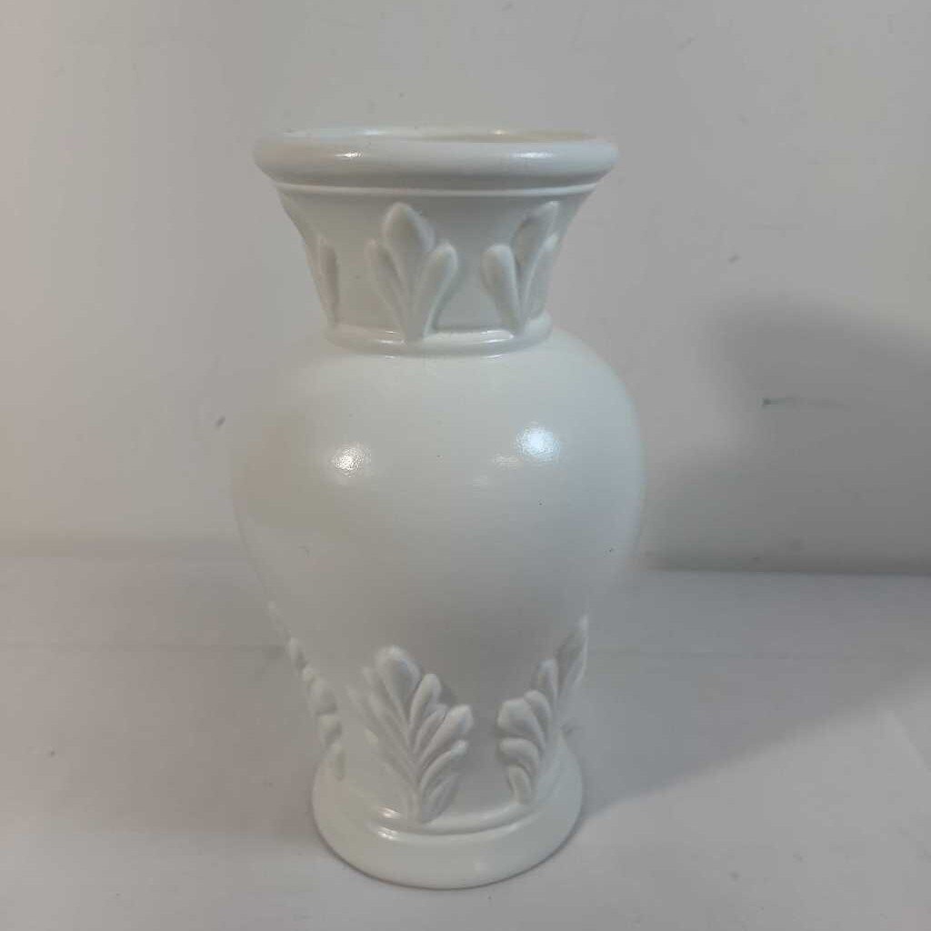 WHITE CERAMIC VASE