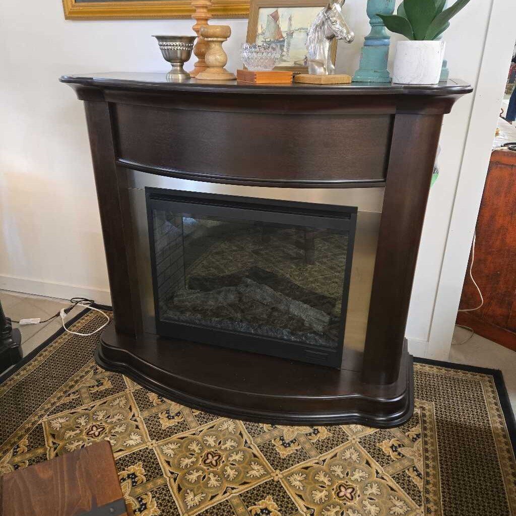 DIMPLEX ELECTRIC FIREPLACE