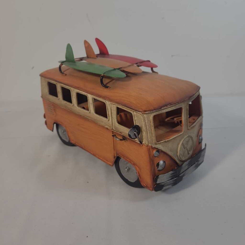 VW CAMPER W/SURFBOARDS