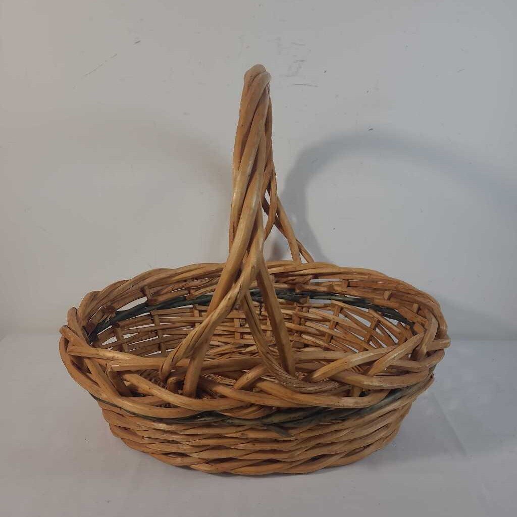 BASKET W/HANDLE