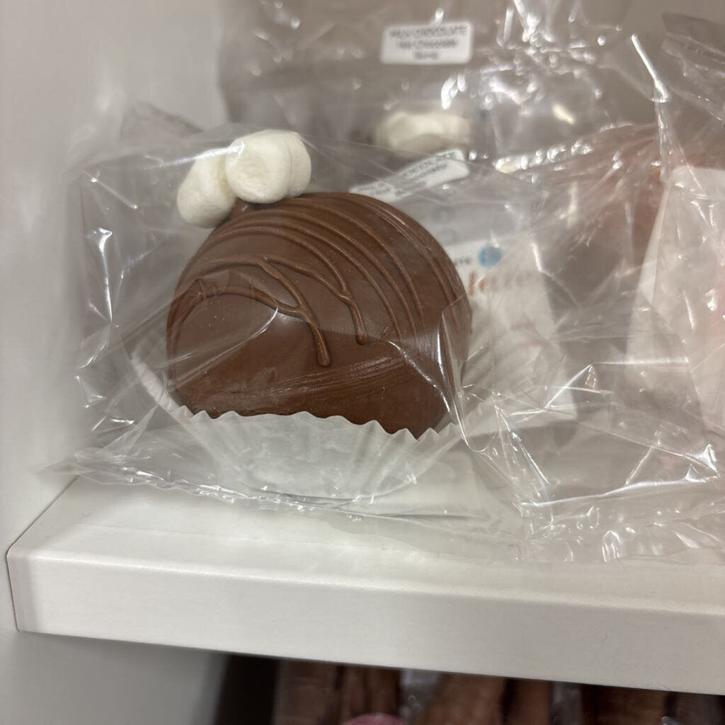 MILK HOT CHOCOLATE BOMB