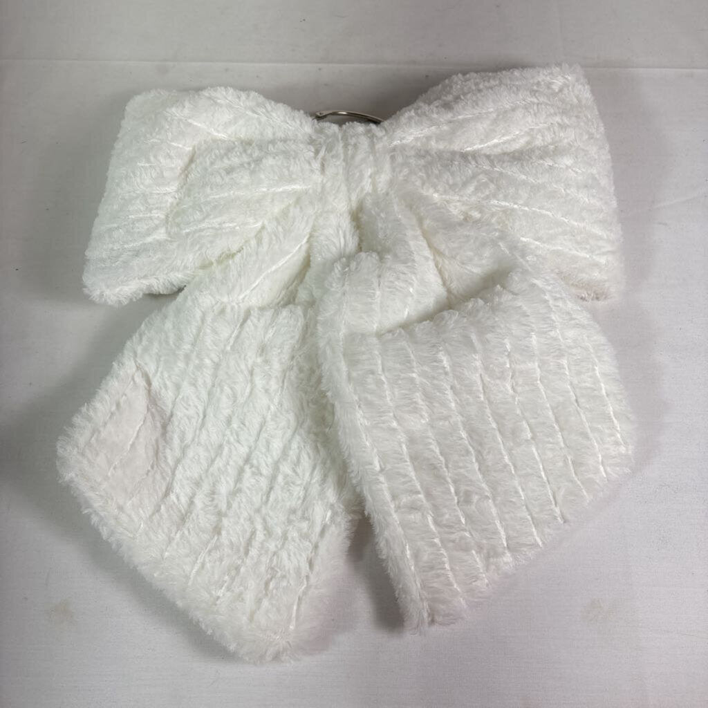 MED FUR BOW - WINTER WHITE