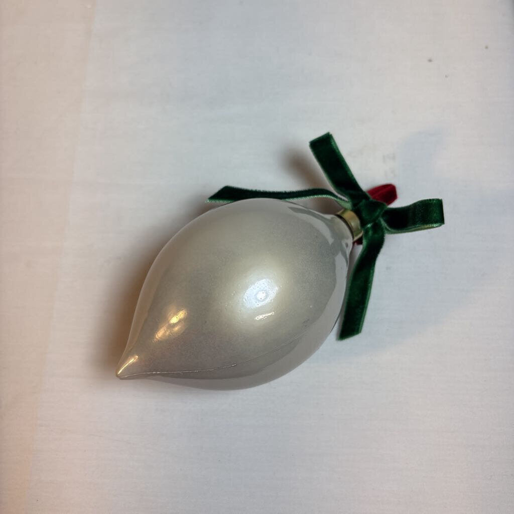 PEARL TEARDROP ORNAMENT
