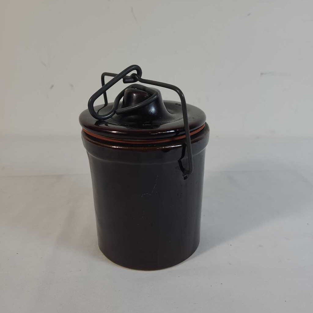 VTG STONEWARE CERAMIC CHEESE POT W/ BALE WIRE HINGED LID