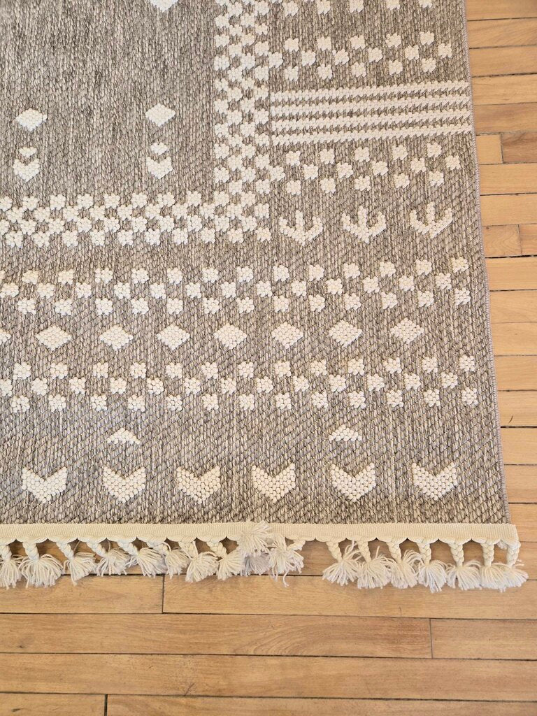 7'10"x 10'6" ATHENA AREA RUG