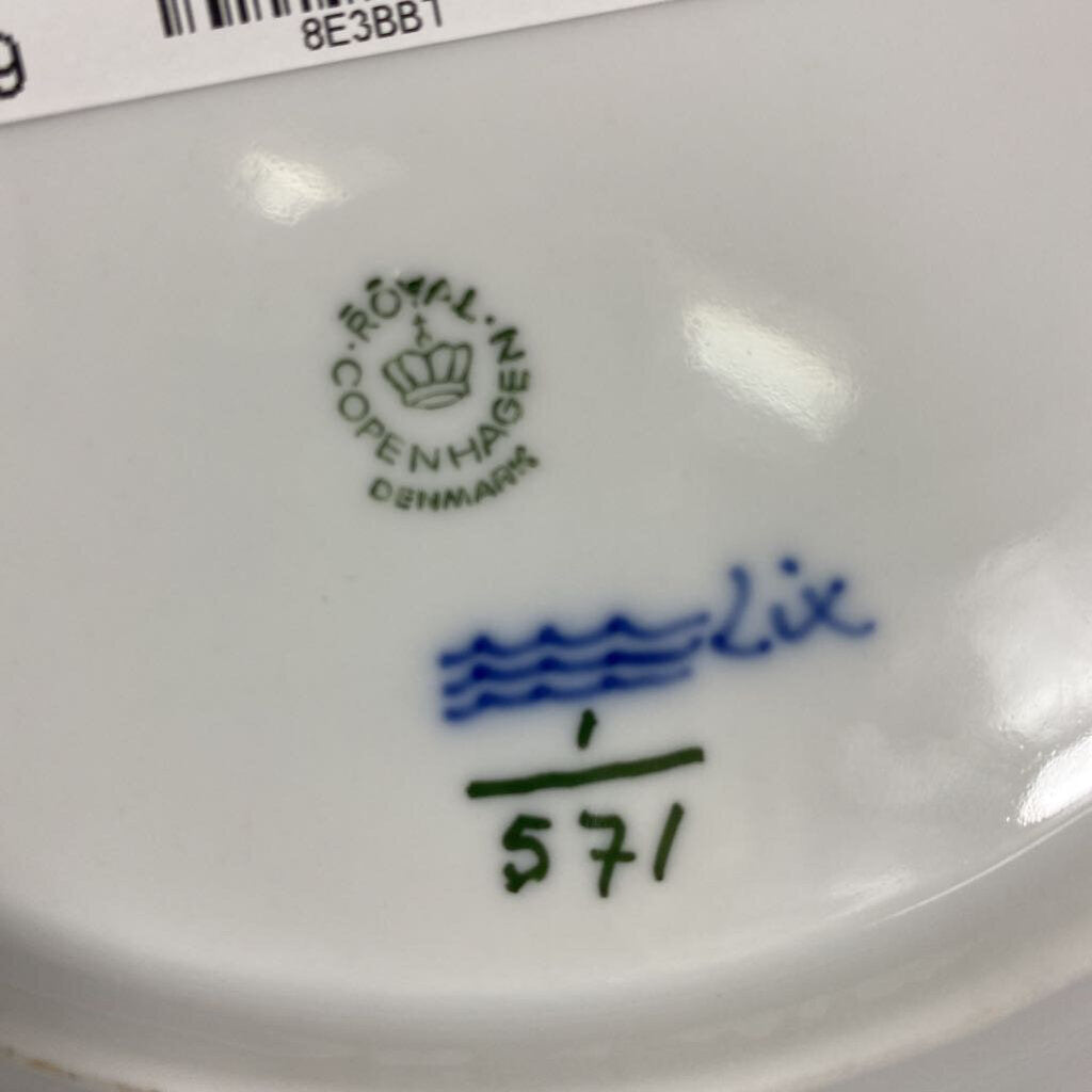 ROYAL COPENHAGEN BLUE FLUTED HALF-LACE BOWL