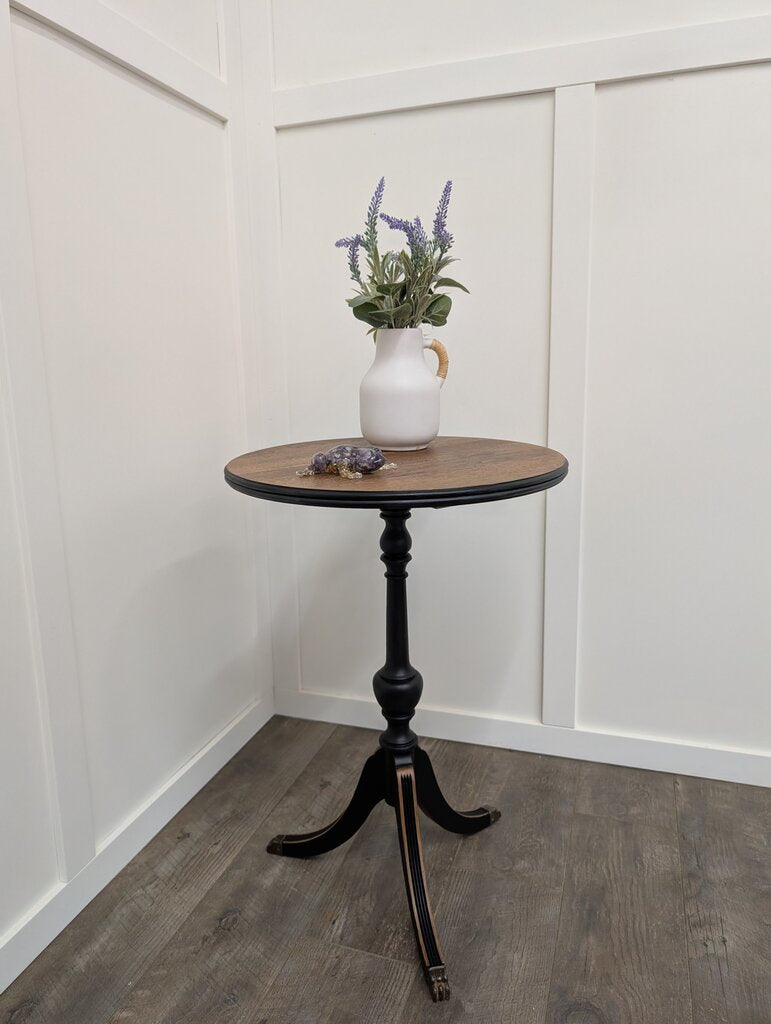 Antique Duncan Phyfe Style Table H:26", D:18"