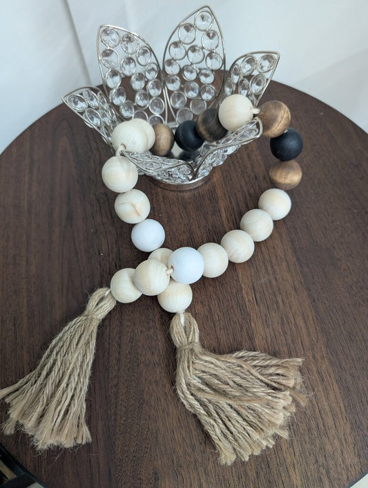 Lg Wooden Bead Garland (Black/White/Jute)