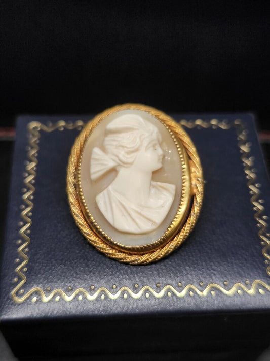 GOLD FILLED SHELL CAMEO BROOCH