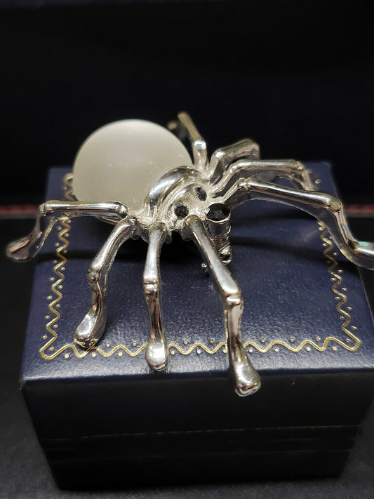 FROSTED GLASS SPIDER BROOCH