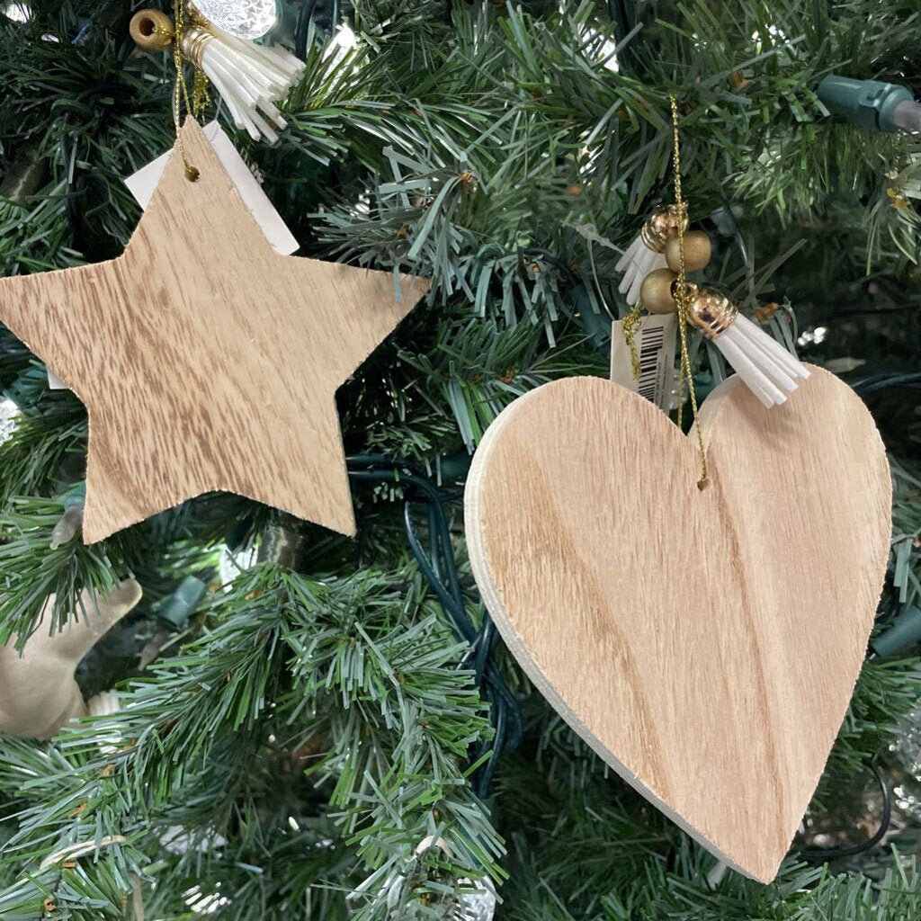 NATURAL ORNAMENT
