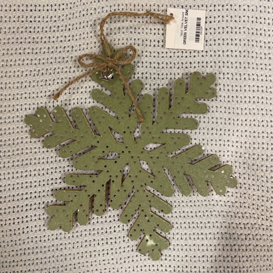 GREEN VELVET SNOWFLAKE
