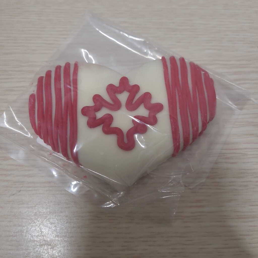 Dog Biscuit - Canada Heart