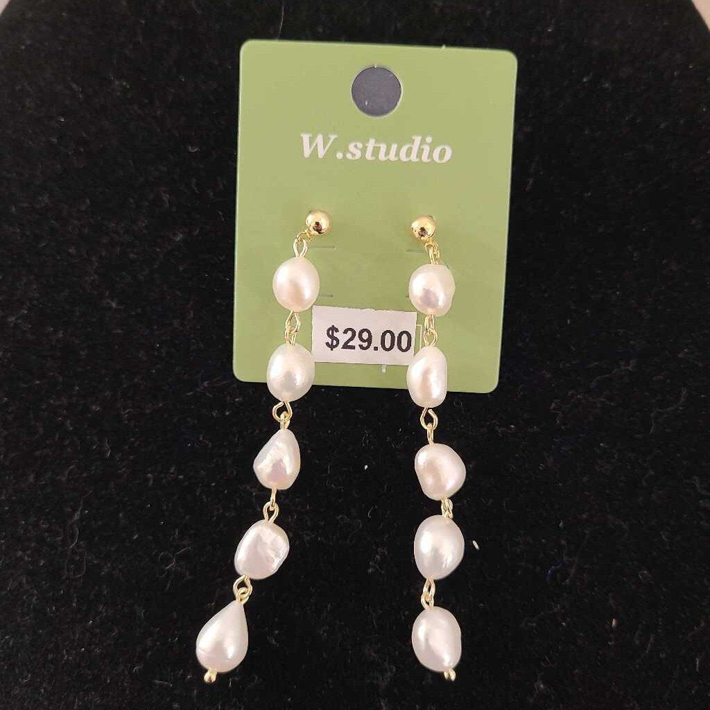 Freshwater pearl earrings 29