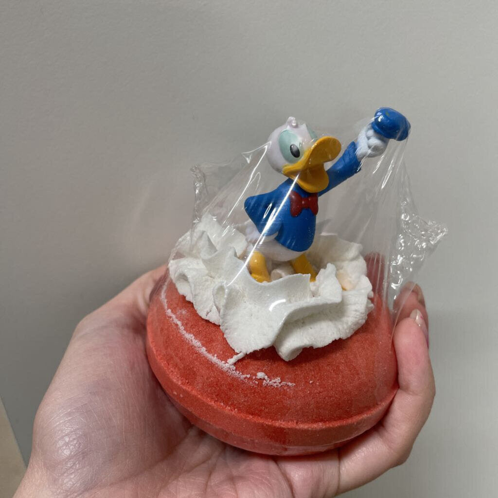 MOUSE FRIENDS BATH BOMB (MICKEY AND MINNIE CHARACTERS)