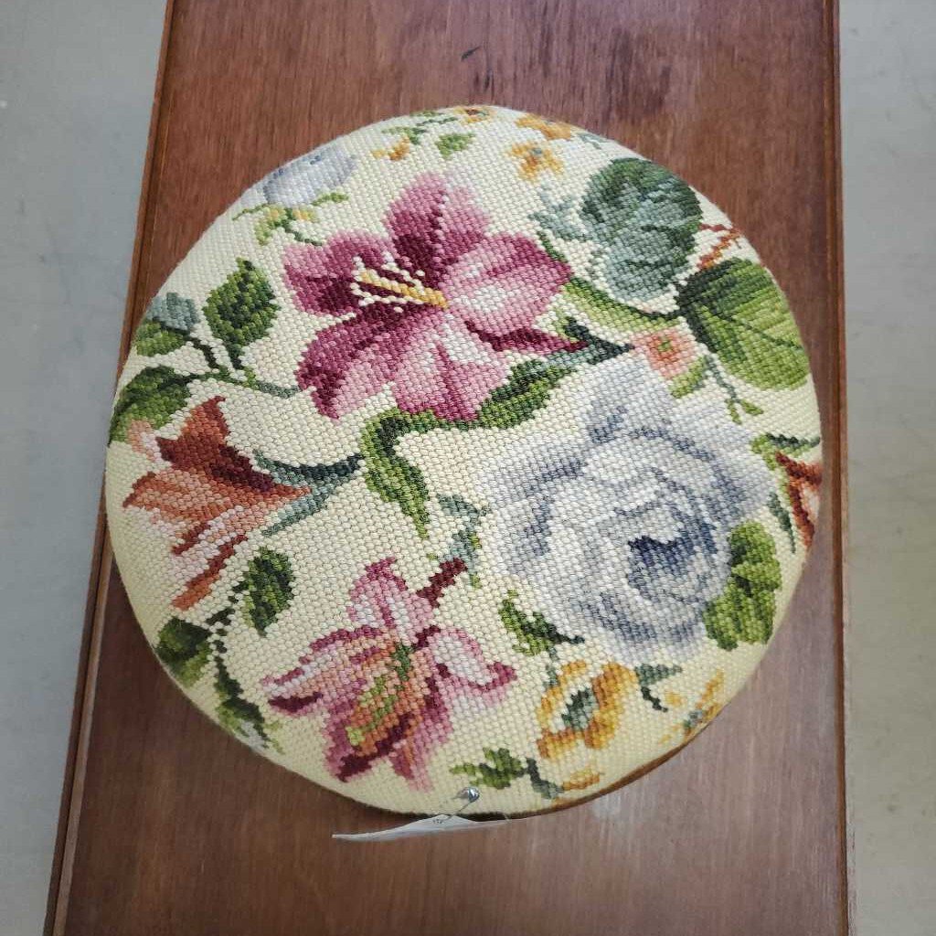 FLORAL EMBROIDERED FOOTSTOOL