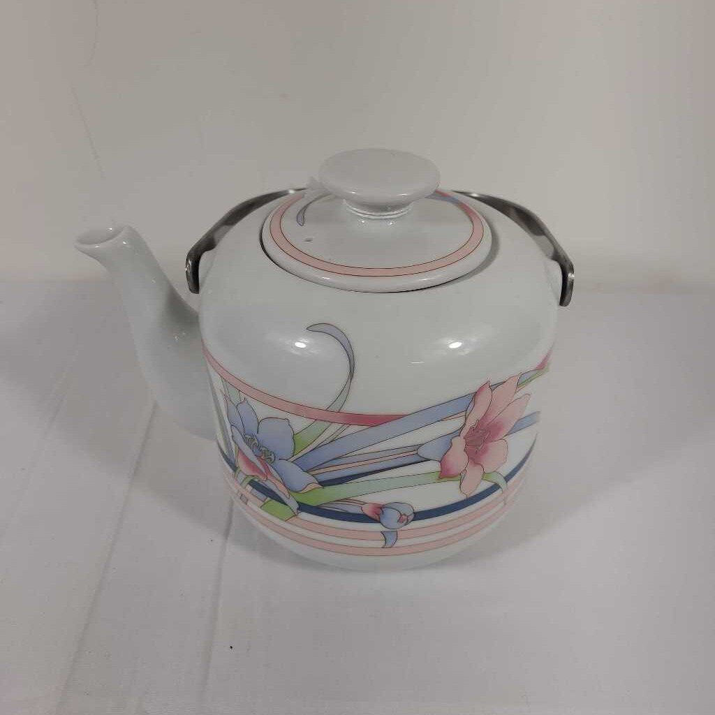 1980'S THE TOSCANY COLLECTION TEAPOT